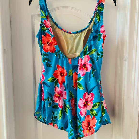 ❤️SOLD ON MERCARI❤️NWOT BEAUTIFUL BRIGHT SABREE 1 PIECE BATHING SUIT SIZE 20W - Picture 8 of 9